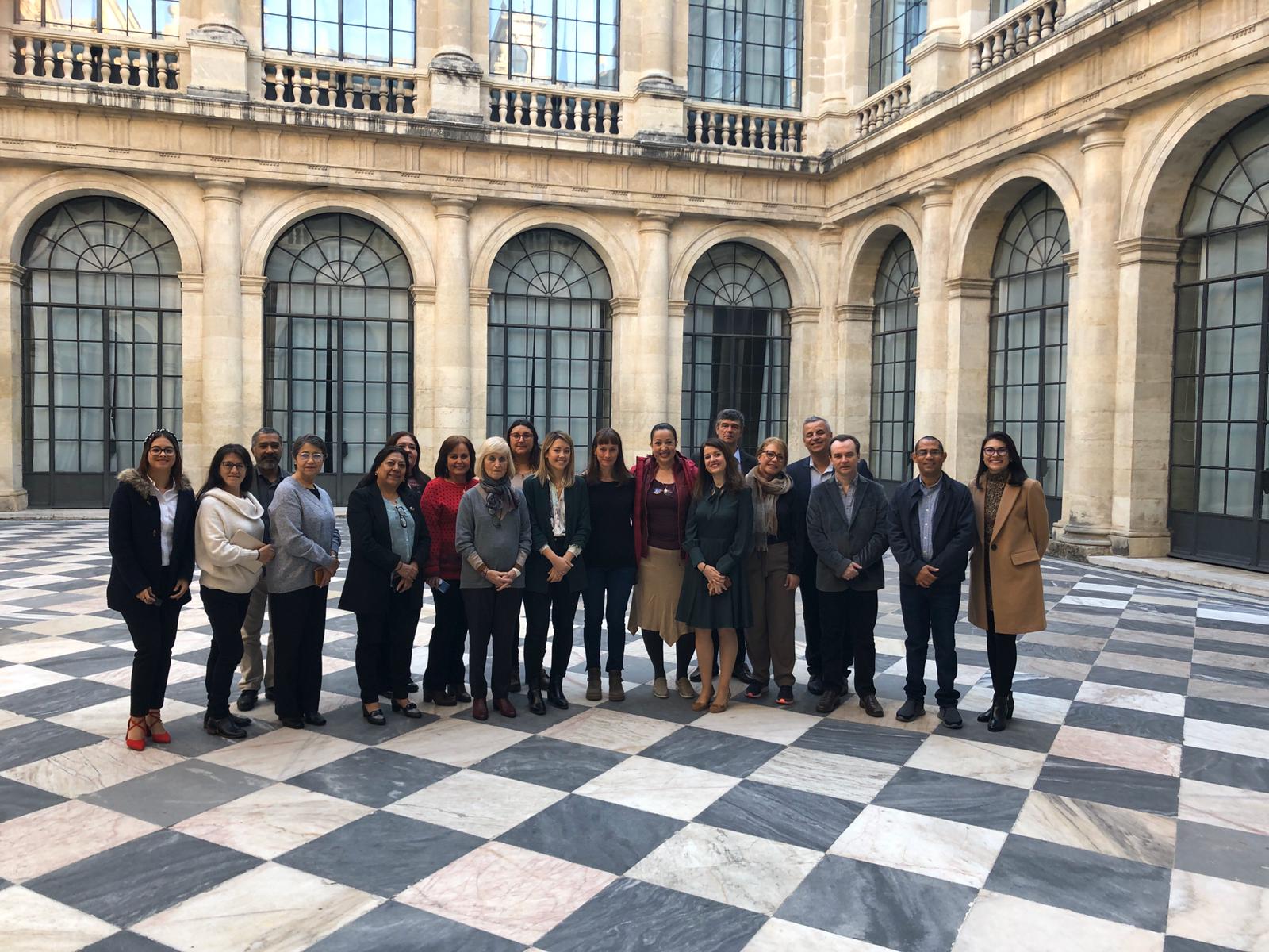 Imagen de un grupo de participantes en el seminario sobre preservación de documentos en soportes electrónicos, Madrid España